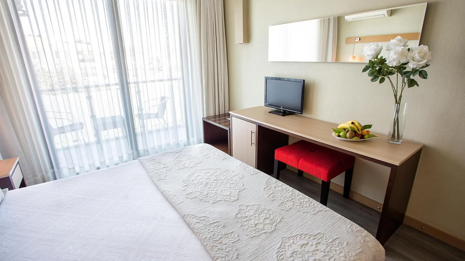 Cilek Marina Otel Cesme Hotel